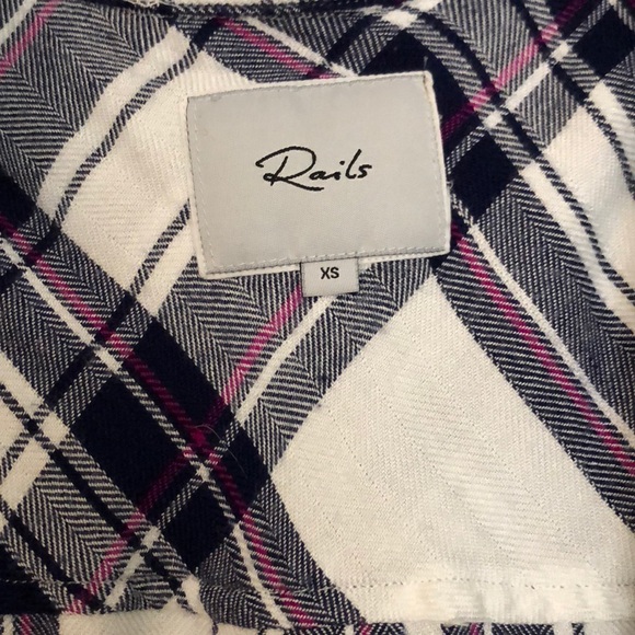 Rails sleeveless button up - Picture 2 of 3